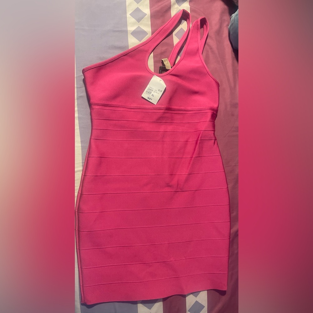 Pink body-con mini dress